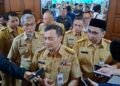 Gubernur Jateng, Ahmad Luthfi, memberikan keterangan usai rapat koordinasi di Gedung Gradhika Bhakti Praja Semarang pada Senin, 17 Maret 2025. (Rizky Syahrul Al-Fath/Lingkarjateng.id)