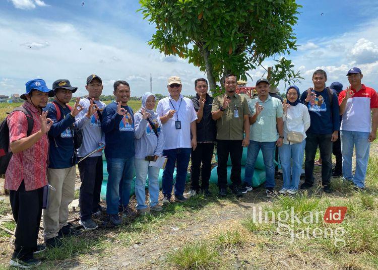 Bulog Jateng Serap Ratusan Ton Gabah Petani saat Libur Lebaran 25 Monev Penyerapan Gabah Oleh Direktur SDM dan Umum Perum Bulog Sudarsono Hardjosoekarto di Laban, Kabupaten Sukoharjo, Jumat, 4 April 2025. (Arsip Bulog/Lingkarjateng.id)