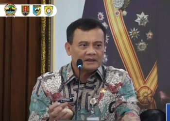 Gubernur Jateng, Ahmad Luthfi, memberikan arahan dalam Musrenbangwil Eks Karesidenan Semarang yang digelar di Kota Salatiga pada Selasa, 22 April 2025. (Tangkapan layar YouTube Pemprov Jawa Tengah/Lingkarjateng.id)