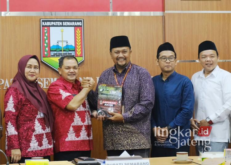 KPU Kembalikan Rp 10,7 Miliar Sisa Dana Hibah Pilkada ke Pemkab Semarang 25 Bupati Semarang, Ngesti Nugraha, didampingi Wakil Bupati Semarang, Nur Arifah, dan jajaran forkopimda menerima audiensi KPU Kabupaten Semarang di Kantor Bupati Semarang di Ungaran pada Kamis, 10 April 2025. (Dok. Pemkab Semarang/Lingkarjateng.id)