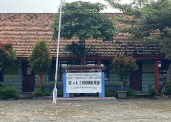 SDN 2 dan 4 Ngembalrejo, Kecamatan Bae, Kabupaten Kudus, yang rencananya akan dilakukan regrouping. (Nisa Hafizhotus S./Lingkarjateng.id)