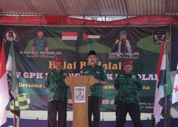 Ketua PW GPK Jateng, Haizul Ma'arif, saat menyampaikan sambutan dalam acara halal bihalal dan doa bersama untuk rakyat Palestina di Desa Kemiri, Kecamatan Mojosongo, Kabupaten Boyolali, pada Minggu, 27 April 2025. (Tomi Budianto/Lingkarjateng.id)