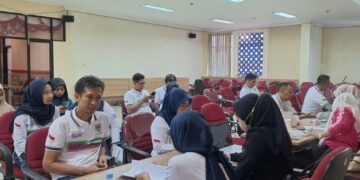 Ratusan pegawai Pemerintah Kabupaten Kudus jalani skrining kesehatan pada Jumat, 23 April 2025. (Fahtur Rohman/Lingkarjateng.id)