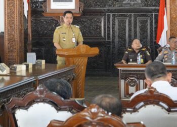 Bupati Jepara, Witiarso Utomo, menyampaikan sambutan dalam Musrenbang RPJMD 2024-2029 di Pendopo Kartini pada Selasa, 6 Mei 2025. (Dok. Pemkab Jepara/Lingkarjateng.id)