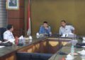 Ketua Komisi C DPRD Kota Pekalongan, Budi Setiawan, memimpin rapat bersama Dinas Pendidikan guna membahas kesiapan PPDB 2025 dengan sistem zonasi berbasis domisil, Rabu, 7 Mei 2025. (Fahri Alakbar/Lingkarjateng.id)