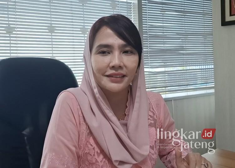Semarang Utara Ditunjuk Jadi Pilot Project Koperasi Merah Putih 25 Kepala Dinas Koperasi dan Usaha Mikro Kota Semarang, Margarita Mita Dewi Sopa, saat memberi keterangan di kantornya pada Kamis, 8 Mei 2025. (Syahril Muadz/Lingkarjateng.id)