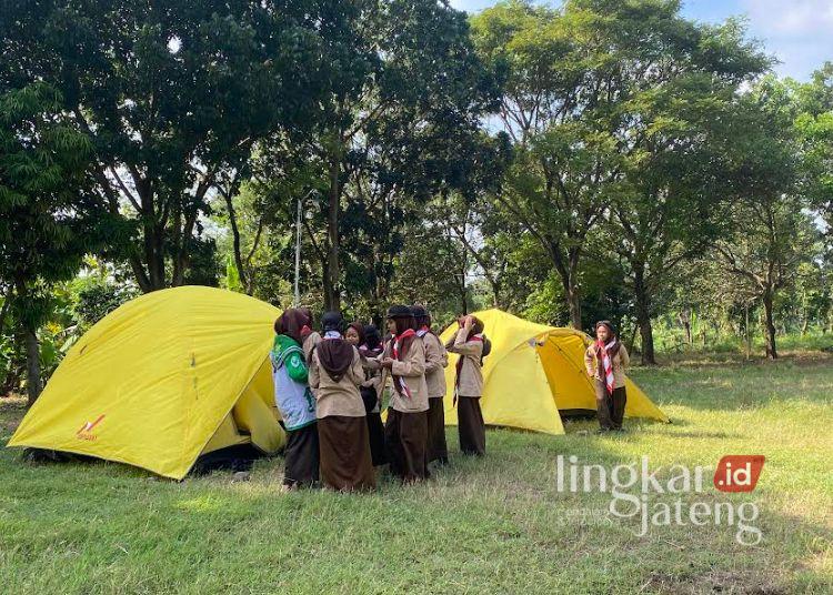 Suasana Malam Keakraban (Makrab) Saka Bakti Husada (SBH) Kwartir Ranting Kota Kudus di Bumi Perkemahan Ronggokusumo Kudus pada Jumat, 2 Mei 2025. (Fahtur Rohman/Lingkarjateng.id)