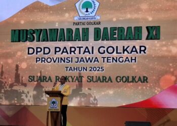 Ketua Umum Partai Golkar, Bahlil Lahadalia, saat membuka Musyawarah Daerah (Musda) ke-11 Dewan Pimpinan Daerah (DPD) Golkar Jawa Tengah yang digelar di Hotel PO Semarang, Jumat petang, 2 Mei 2025. (Rizky Syahrul/Lingkarjateng.id)
