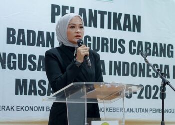 Wakil Wali Kota Salatiga, Nina Agustin, saat menghadiri pelantikan BPC Himpunan Pengusaha Muda Indonesia (HIPMI) periode 2025-2028 Kota Salatiga, Rabu 7, Mei 2025. (Dok. Prokompim Setda Salatiga/Lingkarjateng.id)