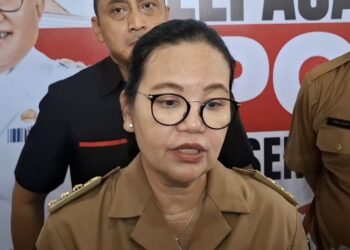 Wali Kota Semarang, Agustina Wilujeng Pramestuti, saat memberi keterangan di Balai Kota Semarang pada Senin, 19 Mei 2025. (Syahril Muadz/Lingkarjateng.id)