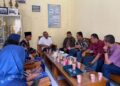 Pemkab Jepara saat melakukan mediasi dengan ahli waris pemilik lahan di SDN 10 Karanggondang. (Tomi Budianto/Lingkarjateng.id)