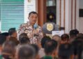 Gubernur Jawa Tengah, Ahmad Luthfi, menyampaikan pidatonya dalam acara peningkatan kesejahteraan petani di Pendopo Kabupaten Pati, Kamis, 8 Mei 2025. (Dok. HMS/Lingkarjateng.id)
