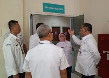 Bupati Pati, Sudewo, saat monitoring pembangunan RSUD Soewondo Pati pada Rabu, 14 Mei 2025. (Setyo Nugroho/Lingkarjateng.id)