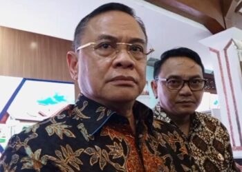 Bupati Pati, Sudewo, memberikan keterangan usai kegiatan pengarahan Bupati Pati dalam intensifikasi PBB-P2 kepada camat dan kepala desa (kades) di Pendopo Kabupaten Pati pada Jumat, 23 Mei 2025. (Setyo Nugroho/Lingkarjateng.id)