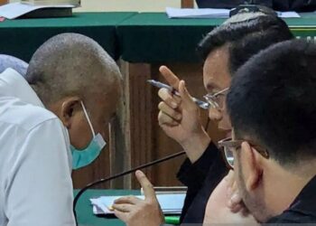 Kaprodi PPDS Anestesi Undip Didakwa Lakukan Pungli Rp 2,4 Miliar 26 Ketua Program (Kaprodi) Studi Anestesiologi Fakultas Kedokteran Universitas Diponegoro (Undip) Semarang,Taufik Eko Nugroho,saat menjalani persidangan di PN Semarang, Senin, 26 Mei 2025. (ANTARA/Lingkarjateng.id)