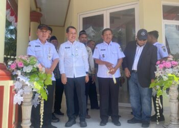 Bupati Kudus, Sam’ani Intakoris, meresmikan Gedung Lembaga Kemasyarakatan Desa (LKD) Bulung Kulon, Kecamatan Jekulo, pada Rabu, 14 Mei 2025. (Mohammad Fahtur Rohman/Lingkarjateng.id)