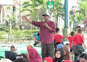 Seorang petani asal Desa Rejosari, Kecamatan Kangkung Kabupaten Kendal, Muzamin. (Arvian Maulana/Lingkarjateng.id)