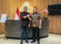 BERSINERGI: Bupati Pati Sudewo (kanan) dan Menteri Ekonomi Kreatif Teuku Riefky Harsya di gedung Kementerian Ekonomi Kreatif, Jakarta, Kamis, 12 Juni 2025. (Humas Pemkab Pati/Lingkarjateng.d)