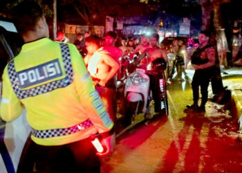 aption: Tim gabungan Polresta Pati memberikan hukuman kepada remaja yang akan melakukan tawuran di Mapolsek Pati pada Sabtu malam, (7/6/2025). (Dok. humas Polresta Pati).