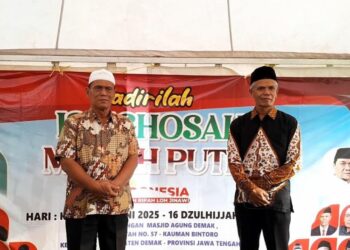 Wakil Ketua penyelenggara kegiatan Istighosah Merah Putih, Waryoto (peci putih). (M. Burhanuddin Aslam/Lingkarjateng.id)