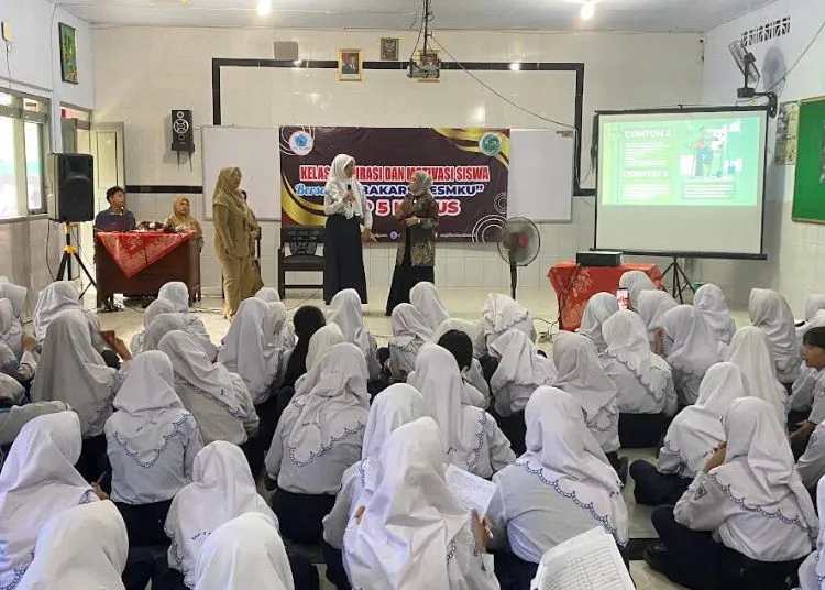 Kelas Wirausaha Jadi Favorit Program Kelas Inspirasi SMP 5 Kudus 25 ANTUSIAS: Suasana program kelas inspirasi dan motivasi di SMPN 5 Kudus pada Senin, 16 Juni 2025. (Fahtur Rohman/Lingkarjateng.id)