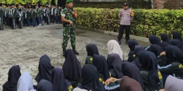 Pelatihan Baris-Berbaris(PBB) di SMP Islam Terpadu (IT) Assa’idiyyah Kudus. (Mohammad Fahtur Rohman/Lingkarjateng.id)