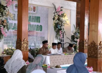 Wakil Wali Kota Semarang Iswar Aminuddin saat menghadiri kegiatan Silaturahmi Ulama dan Umara di Pondok Pesantren Sunan Gunung Jati Ba'alawi, Kota Semarang, Minggu, 8 Juni 2025. (Humas Pemkot Semarang/Lingkarjateng.id)