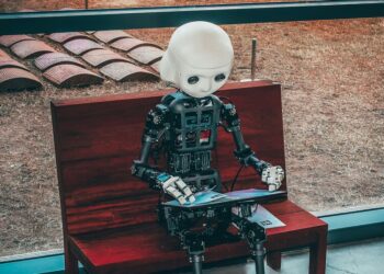 Ilustrasi robot melakukan pekerjaan manusia. (Usplash-Andrea De Santis/Lingkarjateng.id)