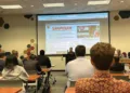 MEMAPARKAN MATERI: Wali Kota Semarang Agustina Wilujeng pramestuti saat menjadi pembicara dalam konferensi internasional di California State University, Sacramento, Amerika Serikat pada 10-13 Juni 2025. (Humas Pemkot Semarang/Syahril Muadz)