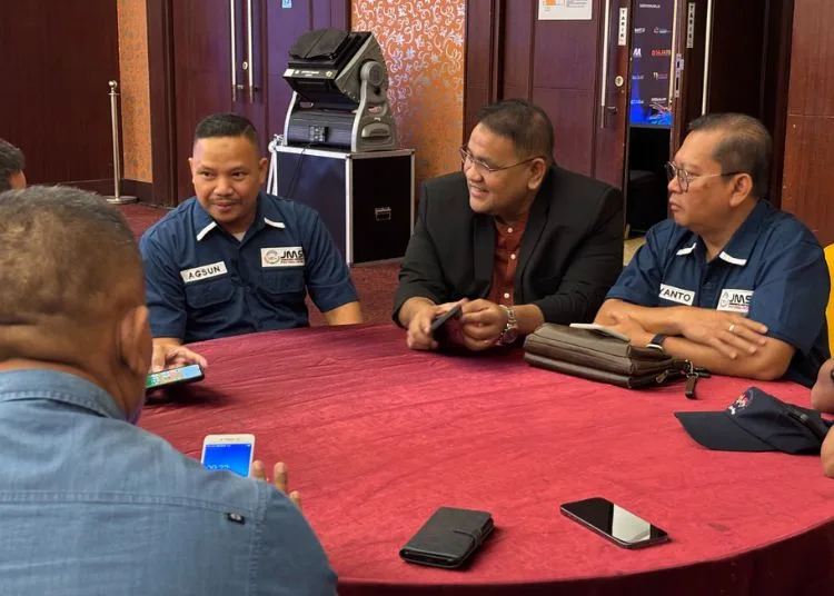 Agus Sunarko bersama Ketua JMSI Pusat Teguh Santosa. (Dok. Lingkarjateng.id)