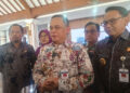 Bupati Pati, Sudewo menjawab pertanyaan wartawan, Rabu, 4 Juni 2025. (Setyo Nugroho/Lingkarjateng.id)