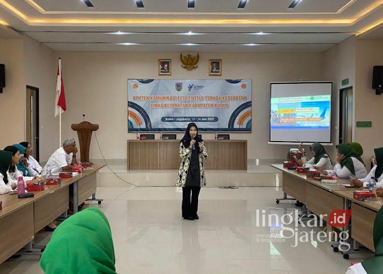 Bimtek Komunikasi Efektif bagi tenaga kesehatan yang digelar di Gedung PPNI Kudus pada Kamis, 12 Juni 2025. (Mohammad Fahtur Rohman/Lingkarjtaeng.id)