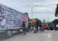 Aksi mogok ratusan sopir truk di terminal Jati Kudus dalam rangka protes kebijakan ODOL, Kamis, 19 Juni 2025. (Mohammad Fahtur Rohman/Lingkarjateng.id)