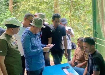 Bupati Kudus, Sam’ani Intakoris mengunjungi Pos Pendakian Rahtawu, Kecamatan Gebog, Minggu, 29 Juni 2025. (Mohammad Fahtur Rohman/Lingkarjateng.id)