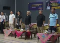 Bupati Kendal, Dyah Kartika Permanasari, saat menghadiri pembukaan turnamen Bulu Tangkis Kades Penyangkringan Cup 2025 di Gedung Olahraga Desa Penyangkringan, Kecamatan Weleri, Kabupaten Kendal, pada Selasa, 24 Juni 2025. (Arvian Maulana/Lingkarjateng.id)