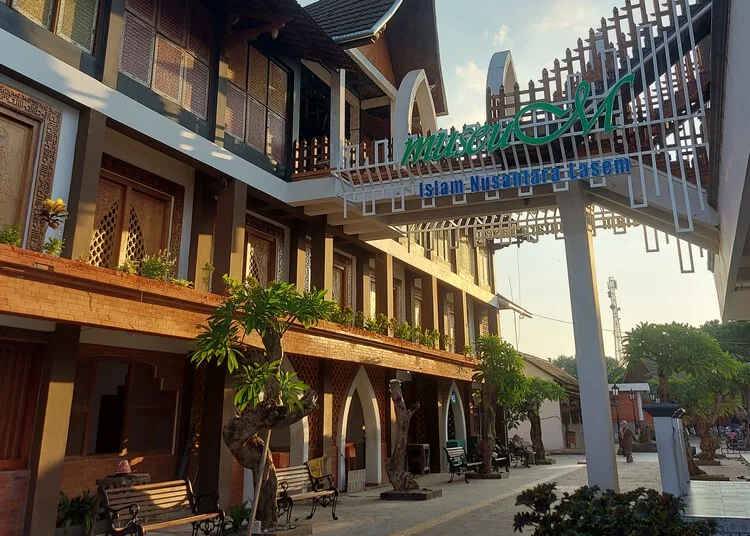 Dosen UI Puji Konsep Museum Islam Nusantara Lasem Rembang 25 Museum Islam Nusantara Lasem yang berada di Kompleks Masji Jami' Lasem, Kecamatan Lasem, Kabupaten Rembang, Sabtu, 28 Juni 2025. (Muhammad Faalih/Lingkarjateng.id)