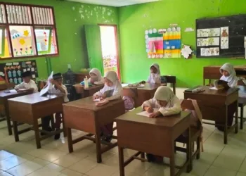 Kegiatan belajar mengajar di SDN 1 Sidorejo, Kecamatan Kedungtuban, Kabupaten Blora, yang kekurangan siswa. (Eko Wicaksono/Lingkarjateng.id)