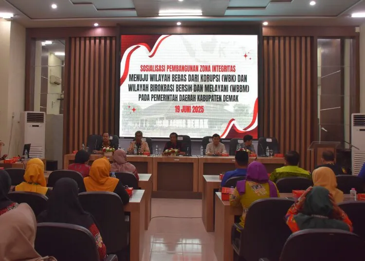 Suasana sosialisasi pembangunan zona integritas menuju WBK dan WBBM bertempat di Gedung Grhadika Bina Praja, Kabupaten Demak, pada Kamis, 19 Juni 2025. (M. Burhanuddin Aslam/Lingkarjateng.id)