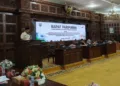 Bupati Batang, M. Faiz Kurniawan, menyampaikan jawaban atas pandangan umum fraksi-fraksi dalam rapat paripurna DPRD Kabupaten Batang pada Senin, 23 Juni 2025. (Fahri Akbar/Lingkarjateng.id)