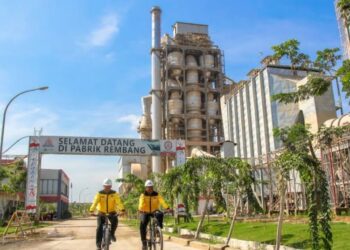 Pabrik PT Semen Gresik yang berlokasi di Kecamatan Gunem, Kabupaten Rembang. (Dok. Pemprov Jateng/Lingkarjateng.id)