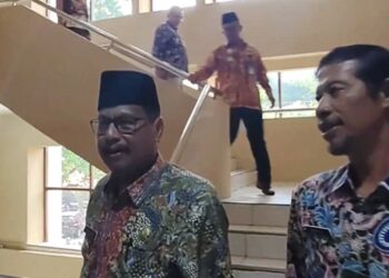Bupati Rembang, Harno, usai rapat bersama jajaran OPD di Kantor Bupati Rembang pada Selasa, 10 Juni 2025. (Vicky Rio/Lingkarjateng.id)