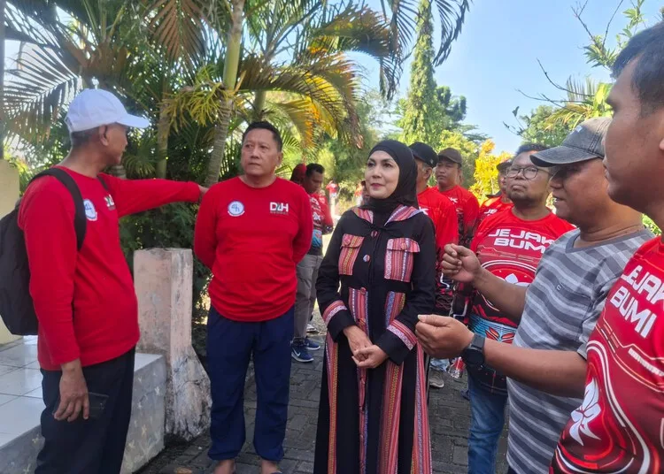 Bupati Kendal, Dyah Tika Permanasari, saat meninjau RTH Kalireyeng baru-baru ini. (Unggul Priambodo/Lingkarjateng.id)