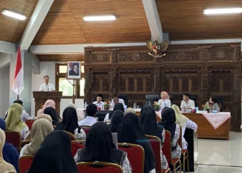 Kegiatan "Pelatihan Integrasi Lingkungan Hidup dalam Kurikulum Pendidikan" yang digelar di Ruang Rapat Lantai 4 Gedung A Setda Kudus, Rabu, 25 Juni 2025. (Nisa Hafizhotus S./Lingkarjateng.id)