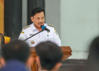 Wali Kota Salatiga Robby Hernawan saat membuka Seminar Orientasi Kewaspadaan Nasional Tingkat Kota Salatiga Tahun 2025 yang digelar di Gedung GPD, Jalan Pemuda Salatiga, Rabu, 18 Juni 2025. (Dok. Prokompim Setda Salatiga)