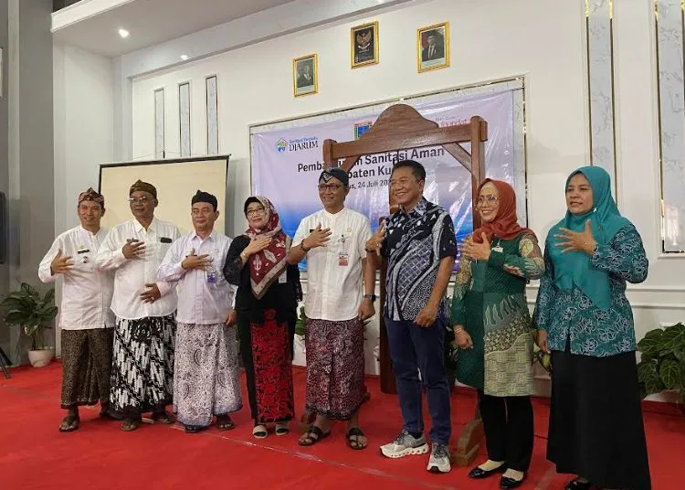 6 Desa di Kudus Mulai Pembangunan Sanitasi Aman 25 Pembukaan program pembangunan sanitasi aman di Balai Desa Kesambi, Kecamatan Mejobo, Kabupaten Kudus, Kamis, 24 Juli 2025. (Nisa Hafizhotus Syarifa/Lingkarjateng.id)