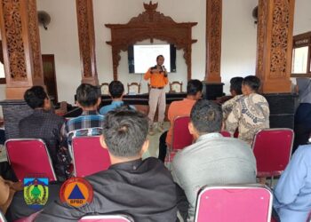PELATIHAN: Tim BPBD Jepara memberikan pelatihan dan materi tanggap bencana. (Tomi Budianto/Lingkarjateng.id)