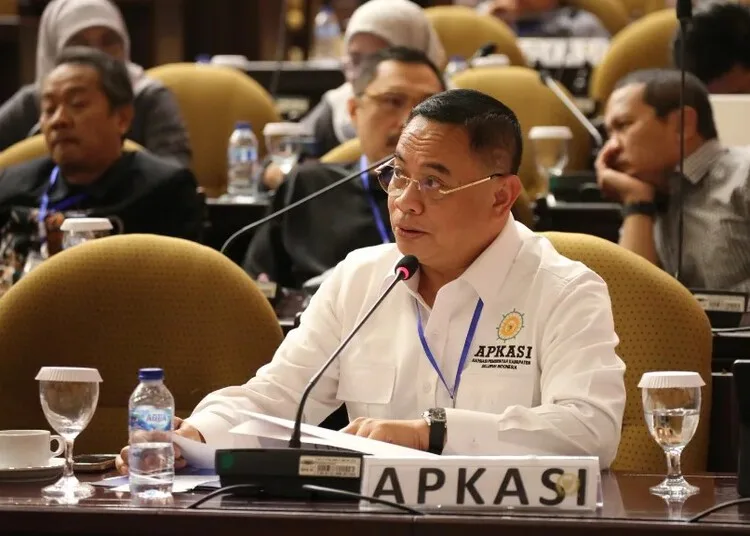 Wakili APKASI, Bupati Pati Bawa Rekomendasi Kebijakan Tata Ruang ke Senayan 25 Bupati Pati sekaligus Wakil Ketua Umum APKASI, Sudewo, saat memaparkan materi alam Diseminasi Badan Urusan Legislasi Daerah (BULD) DPD RI di Gedung Nusantara V, Kompleks Parlemen Senayan, Jakarta, pada pada Senin, 14 Juli 2025. (Dok. Pemkab Pati./Lingkarjateng.id)
