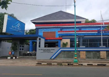 POTRET: Kantor PT BPR Bank Jepara Artha (Perseroda). (Tomi Budianto/Lingkarjateng.id)