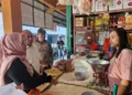 SIDAK: Petugas gabungan dari Dinas Perdagangan, Dinas Ketahanan Pangan Kota Semarang, dan jajaran terkait saat inspeksi mendadak (sidak) di pasar tradisional di Kota Semarang, Senin, 21 Juli 2025. (Humas Pemkot Semarang/Lingkarjateng.id)