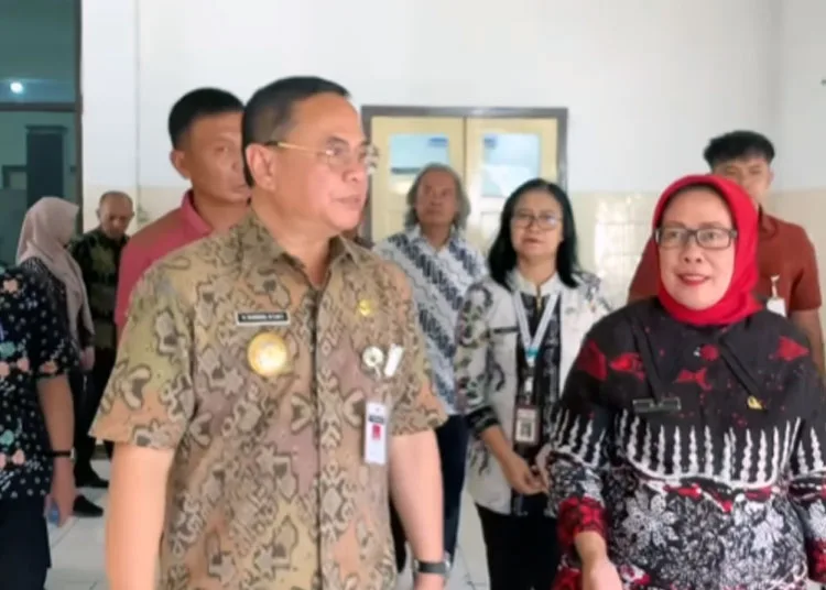 Cover Both Side! Polemik Pensiunan Jadi Direktur RSUD Soewondo Pati 25 Bupati Pati Sudewo (kiri) dan Direktur RSUD RAA Soewondo Pati Rini Susilowati (Dok. Lingkar)